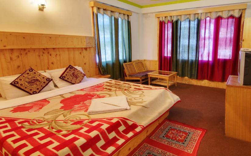 Hotel Hilltop Manāli エクステリア 写真